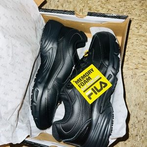 Fila Men slip resistan shoes, size 9.5